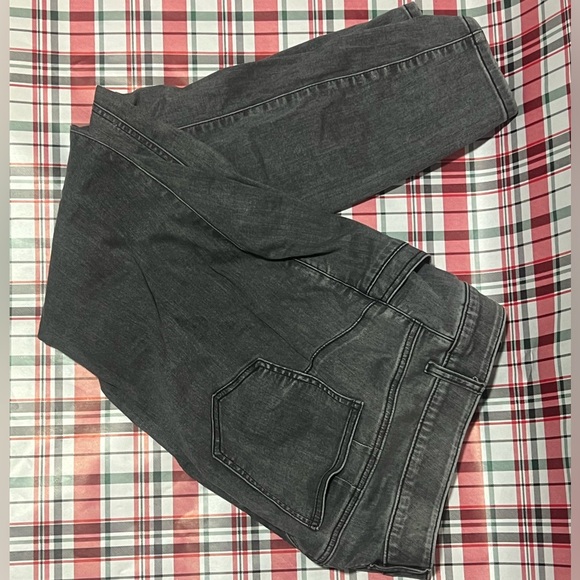 Gray Ankle Skinny Jeans 🥵😮‍💨 - Picture 4 of 6